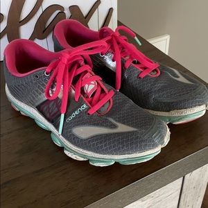 Brooks Cadence size 7 running shoes